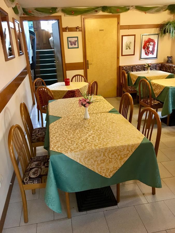 Albergo Meuble Tarandan Forni di Sopra Extérieur photo
